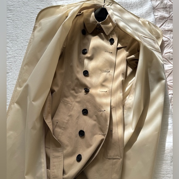 Burberry Prorsum Women’s Trench Coat
